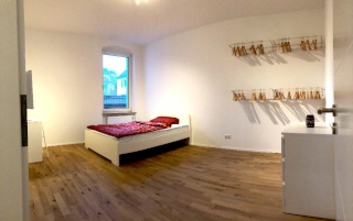 Anzeigenbild: Komplett hochwertig möblierte Wohnung in zentraler Lage