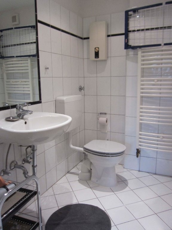 Solides Apartment - Helles, ruhiges Wohnen - Am Lessingplatz - möbliert - Furnished Apartment - all inclusive – 40227 Düsseldorf Friedrichstadt – Vorschaubild 2