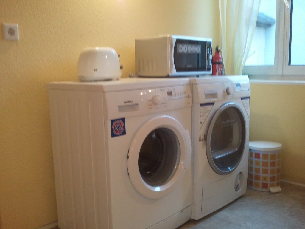 WG-Zimmer Gutleutviertel Esslinger Str. 11 - TrocknerWaschm