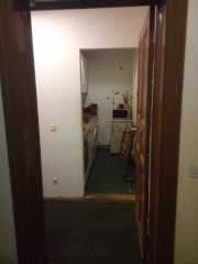 erstmal für 3 monate: kleine 1,5 zimmer ostkreuz, möbliert, balkon, ruhig. für single. plus verlängerung — photo 1