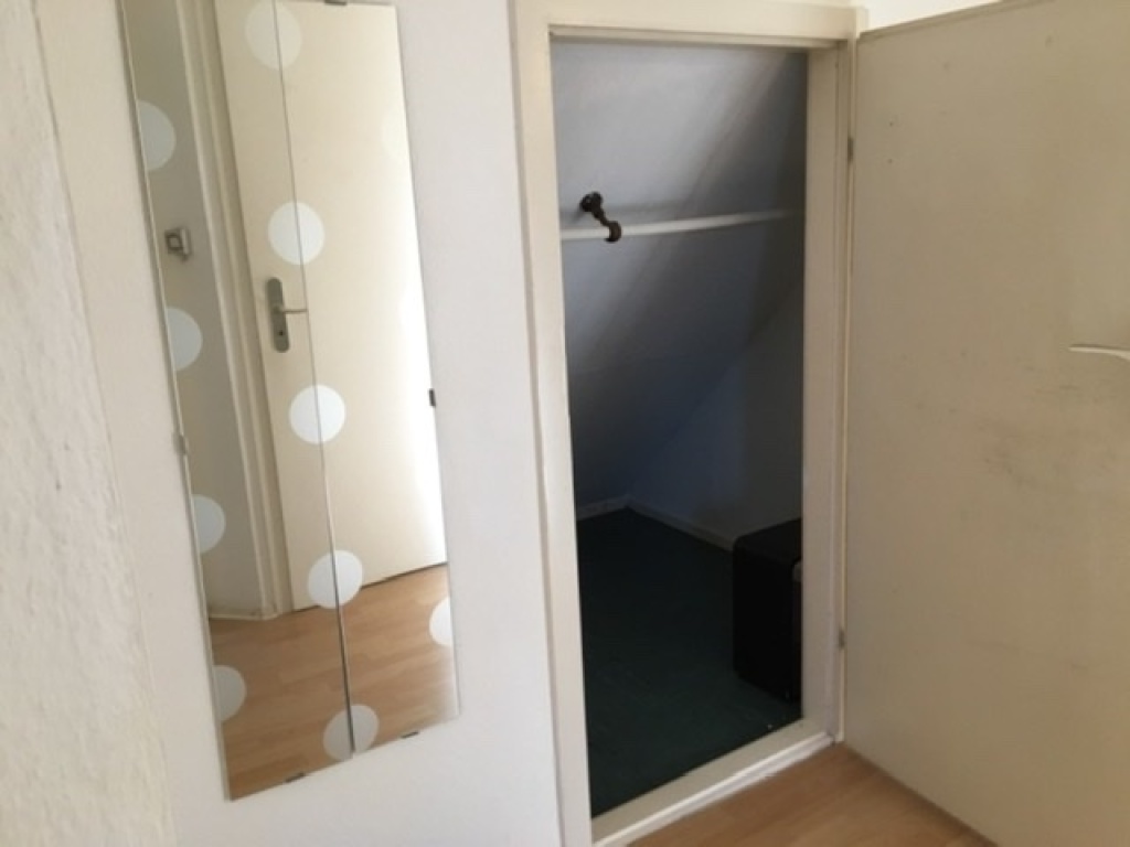 Ruhiges Dachgeschoss-Appartment nähe Stern – Nähe Stern, 28209 Bremen Schwachhausen – Vorschaubild 2