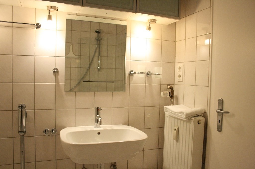 Stylishes 2-Zimmer Apartment mitten in der Düsseldorfer Altstadt – 40213 Düsseldorf Altstadt – Vorschaubild 7