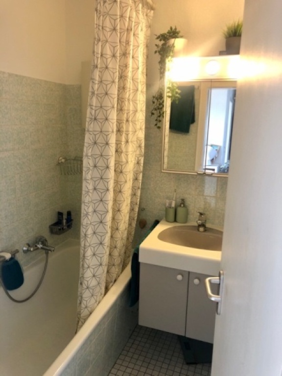 WG-Zimmer Pempelfort Düsselthaler Str. 19 - Bad / bath