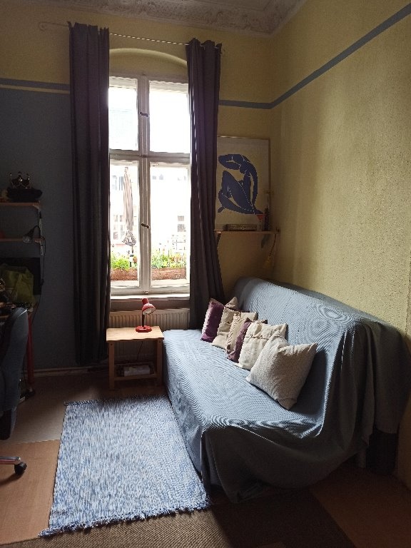 ZWISCHENMIETE schönes, helles altbau, möbliertes Zimmer