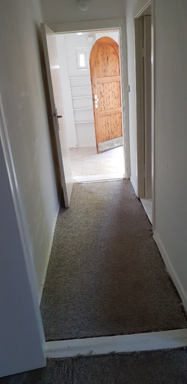 Flat Charlottenburg Heerstraße - Blick zum Wohnungseingang