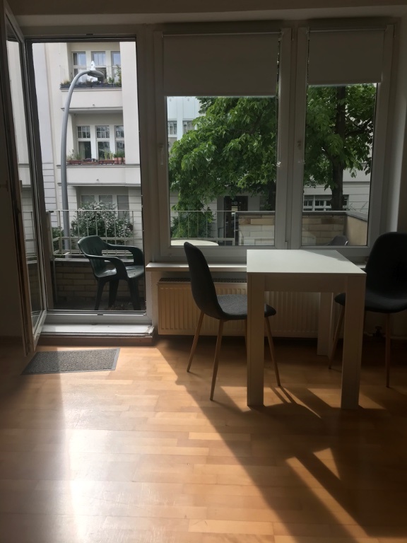 Beautiful Ku’damm studio-apartment with lovely balcony – Nestorstrasse XX, 10711 Berlin Charlottenburg-Wilmersdorf – Vorschaubild 2