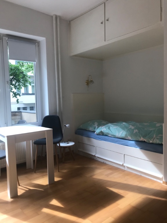 Beautiful Ku’damm studio-apartment with lovely balcony – Nestorstrasse XX, 10711 Berlin Charlottenburg-Wilmersdorf – Vorschaubild 4