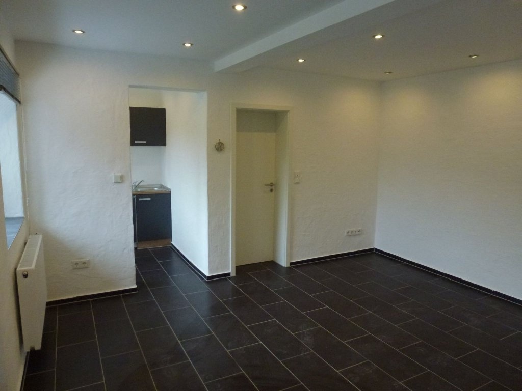 Schönes Singelapartment 8 in Kernsaniertem Haus – Medardstr, 54294 Trier Trier-Süd – Vorschaubild 2