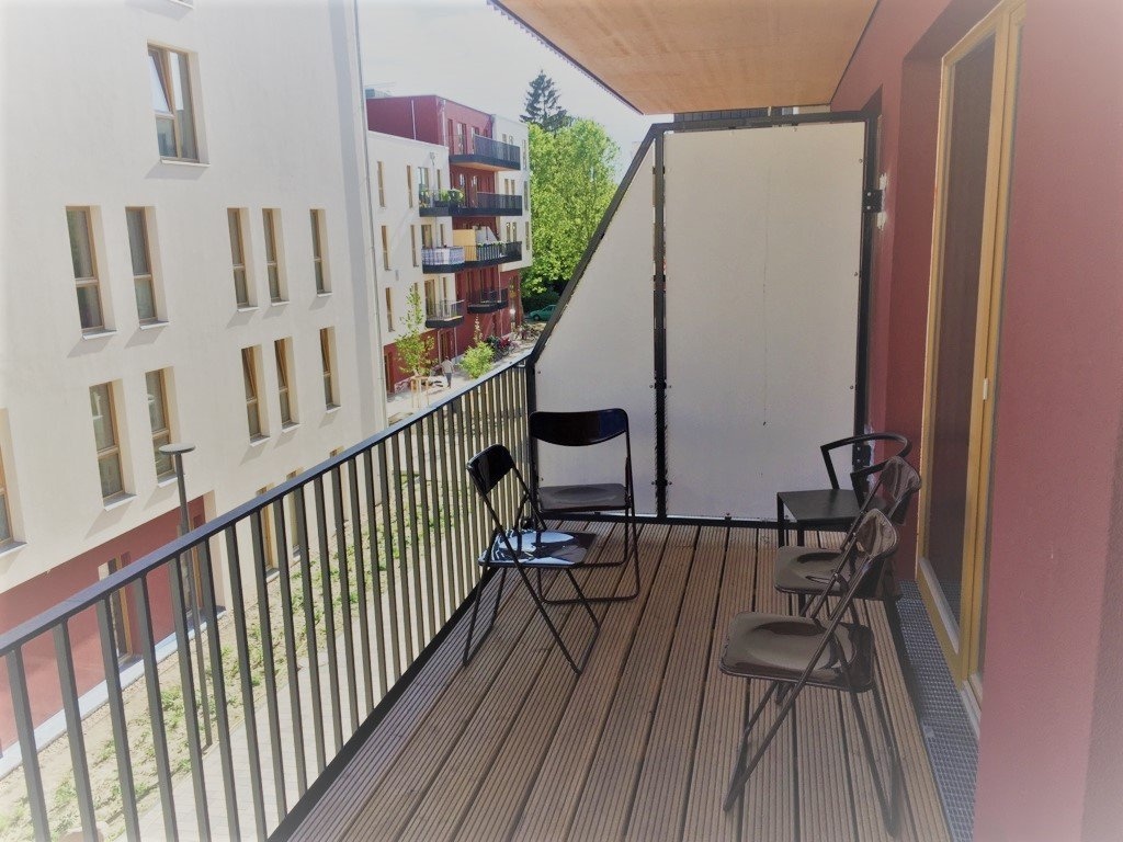 WG-Zimmer Weißensee Brodenbacher Weg 38 - Großer Balkon vor Gemeinschaftsbereich