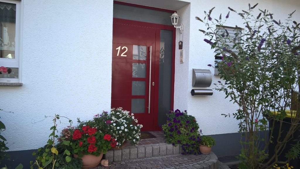 Habitación en WG Flughafen Amselweg 12 - Entrance