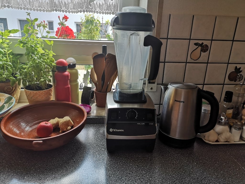 WG-Zimmer Flughafen Amselweg 12 - Power-Mixer für Smooties