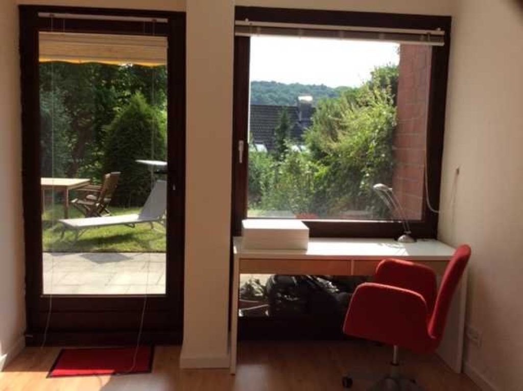 Lichtdurchflutete kleine möblierte Wohnung mit großer Terrasse und Garten Nähe Nordkampus und UMG – Henri-Dunant-Straße, 37075 Göttingen Herberhausen – Vorschaubild 4