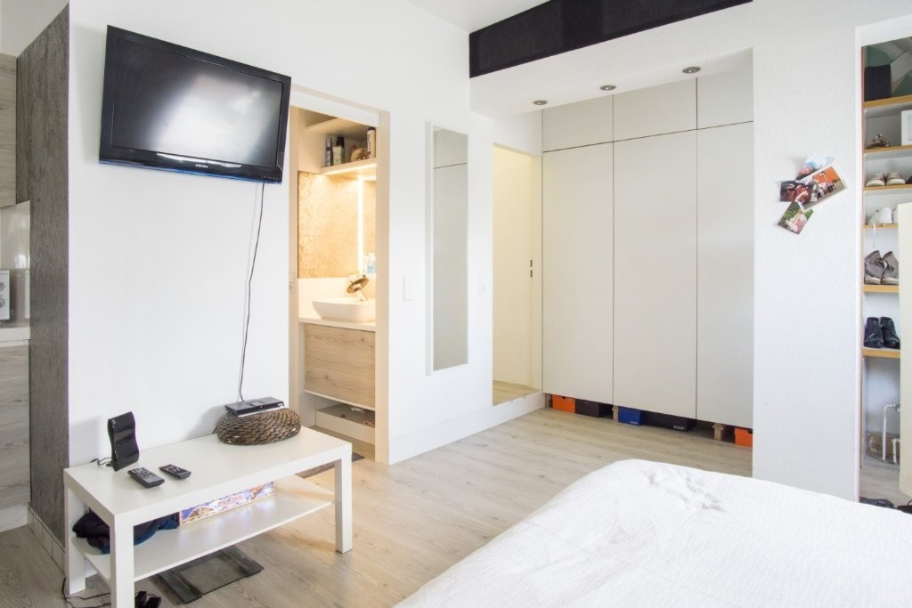 Helles, sonniges Dachgeschoss-Studio in ruhiger Lage – ausgesucht, ausschließlich für 1 Person - Helles und stilvoll renoviertes Dachgeschoss-Studio in ruhiger Lage – exklusiv für eine Person erhältlich. Registrierungsnummer: 07/Z/AZ/011629-21 Helles, sonniges Dachgeschoss-Studio in ruhiger Lage – stilvoll renoviert, ausschließlich für 1 Person - Bright and stylishly renovated attic studio in a peaceful setting – available exclusively for one person. Registration number: 07/Z/AZ/011629-21 – Nähe Barbarossa Platz, 10781 Berlin Schöneberg – Vorschaubild 14