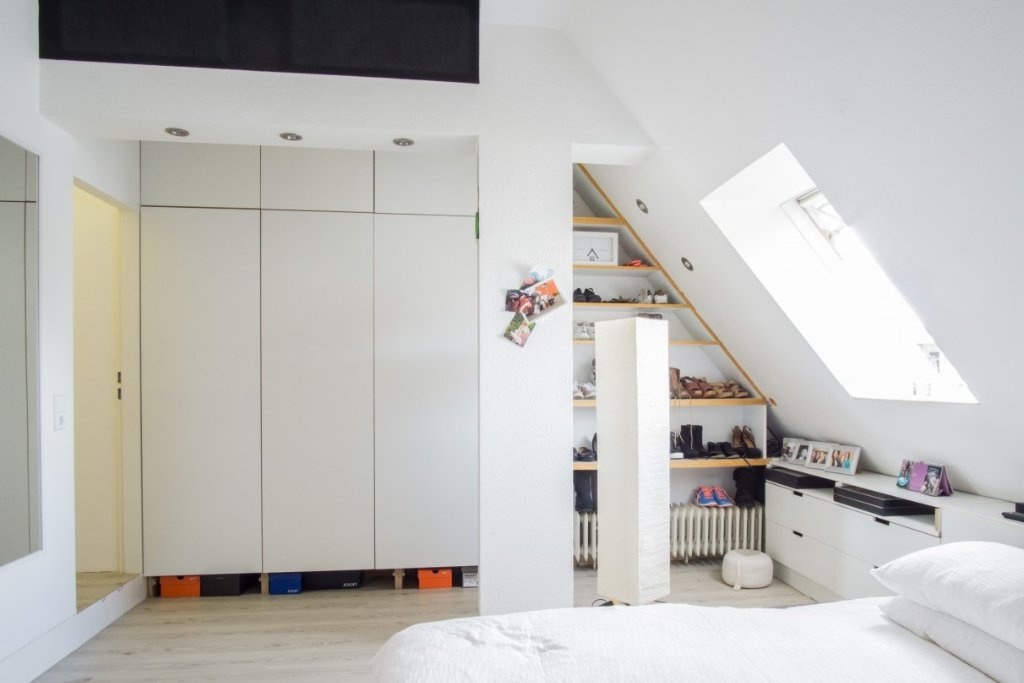 Helles, sonniges Dachgeschoss-Studio in ruhiger Lage – ausgesucht, ausschließlich für 1 Person - Helles und stilvoll renoviertes Dachgeschoss-Studio in ruhiger Lage – exklusiv für eine Person erhältlich. Registrierungsnummer: 07/Z/AZ/011629-21 Helles, sonniges Dachgeschoss-Studio in ruhiger Lage – stilvoll renoviert, ausschließlich für 1 Person - Bright and stylishly renovated attic studio in a peaceful setting – available exclusively for one person. Registration number: 07/Z/AZ/011629-21 – Nähe Barbarossa Platz, 10781 Berlin Schöneberg – Vorschaubild 13