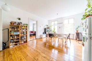 Short-Term Summer Rent - Spacious Apartment in Moabit — photo 1