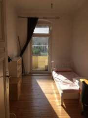 Ad image: ruhiges Zimmer mit Balkon in entspannter 2er-WG + gute Anbindung durch U9/S1/Bus (mit Anmeldung)
