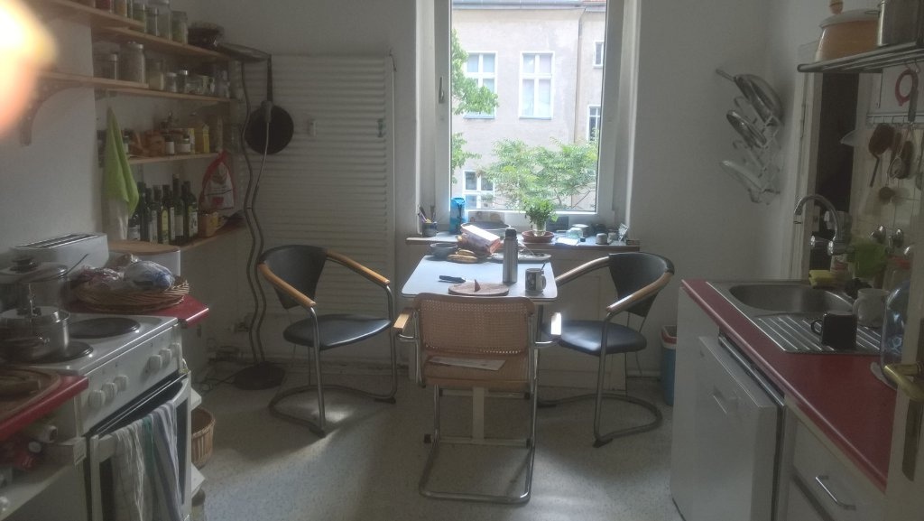 Helles, möbliertes Zimmer 24 qm, Abendsonne, gute U-Bahn-Bus-Anbindung – Foto 3