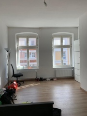 Anzeigenbild: Frisch saniert! Fertig möbliertes WG-Zimmer am Marktplatz