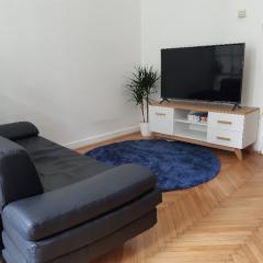 Imagen del anuncio: Großes Zimmer in 2er WG - 23 qm (auch mit kurzer Mietdauer möglich!)