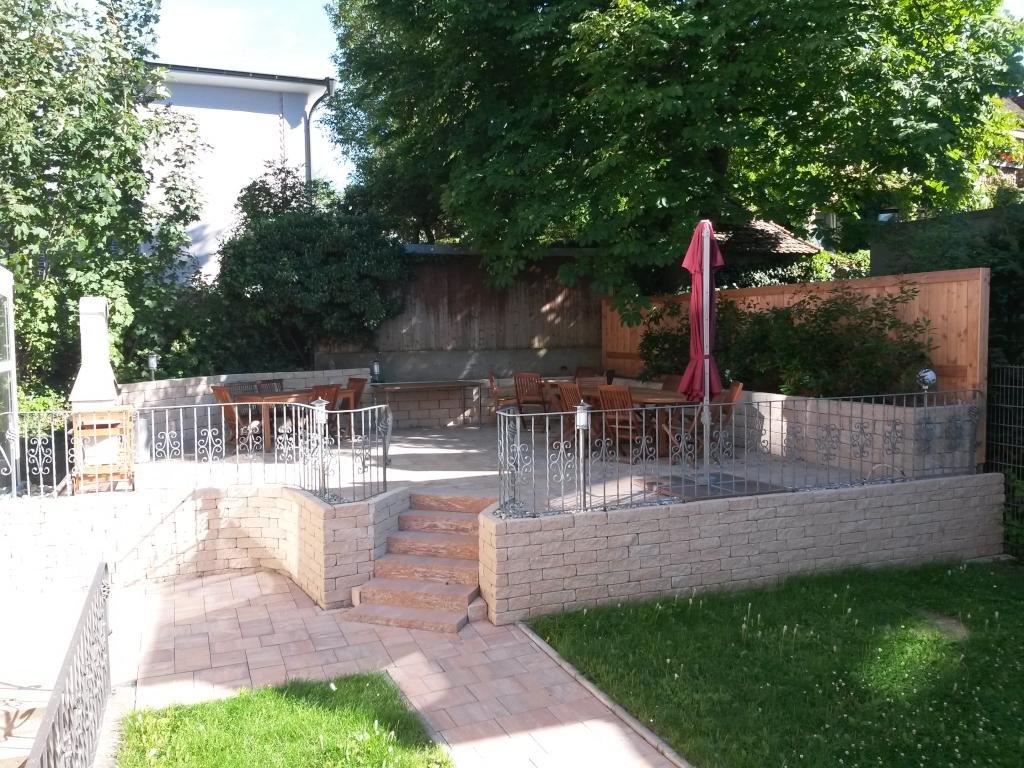 WG-Zimmer Frauenland Schellingstr. 19 - Terrasse im Garten
