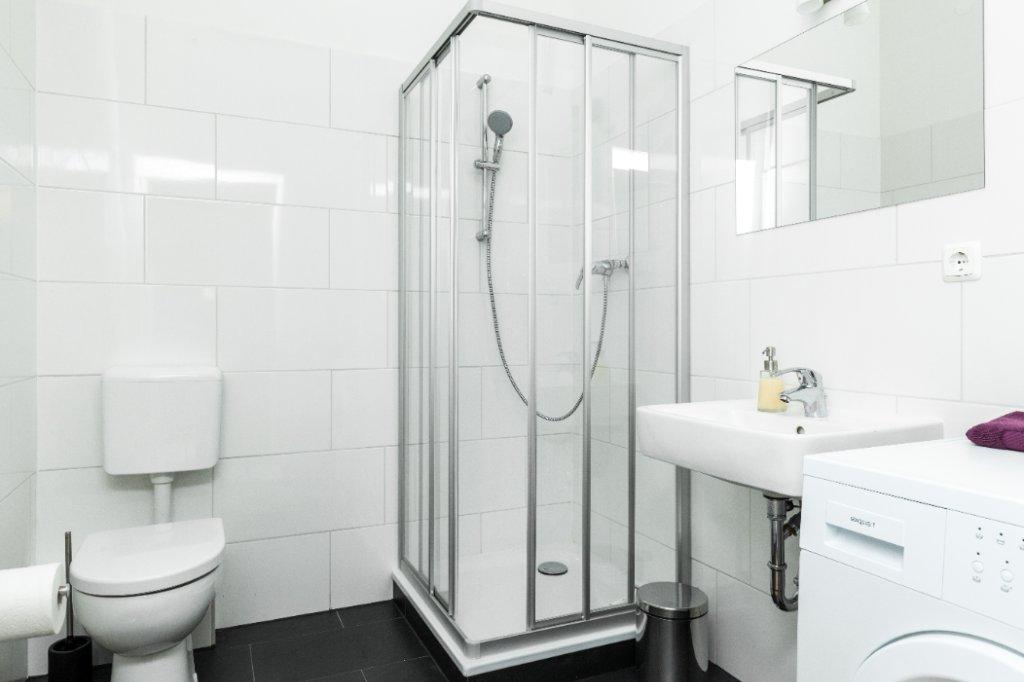 1 Room Flat Friedrichshain Schreiner Str 11 - Bad / Bathroom