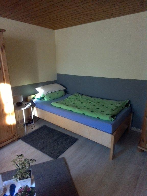 Einliegerwohnung 15 km außerhalb von Erlangen – Weiherstraße, 12, Erlangen Röttenbach 91341 – Vorschaubild 3