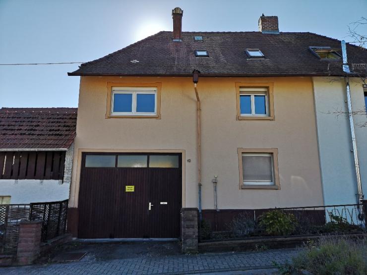 Charmantes Haus mit Innenhof und Garten in KA-Grünwettersbach – Ideal ...