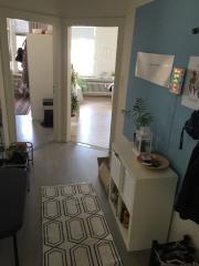 Anzeigenbild: Zentrale 2-Zimmer-Altbau-Wohnung sucht neue Bewohner.Wg- geeignet.