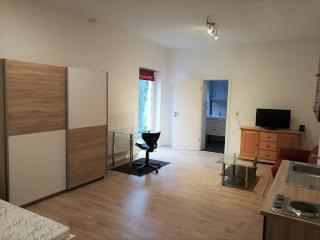 Anzeigenbild: Schickes Studio-Appartement zur Warmmiete, Top, sehr zentral