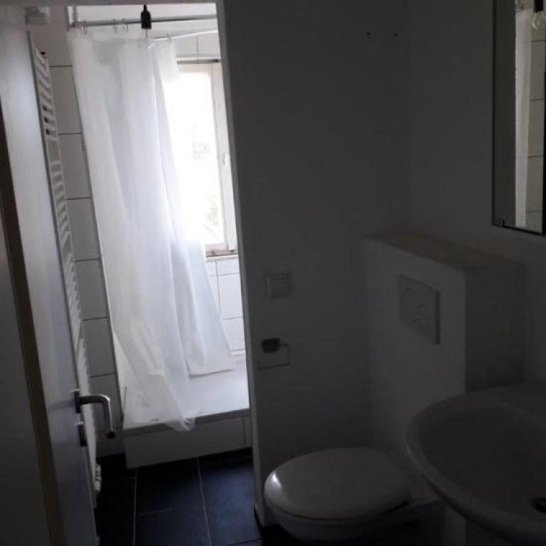 Renovierte 4-Zimmer-Wohnung auf zwei Etagen – ideal für WG, Studenten oder Berufstätige – Böblingerstr. 459, 70569 Stuttgart Kaltental – Vorschaubild 3