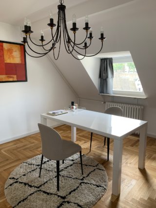 Anzeigenbild: attraktive DG-Altbauwohnung