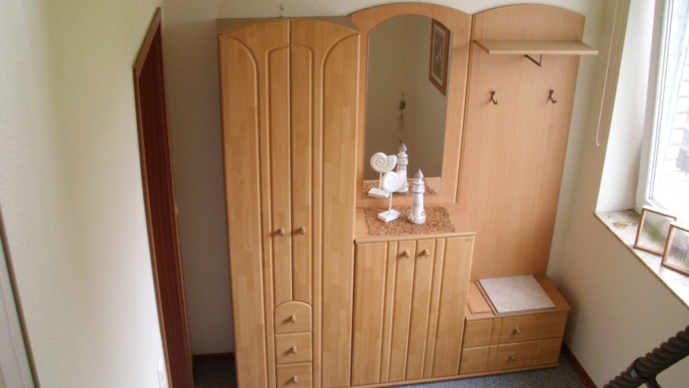 WG-Zimmer Titz Meerhofstraße 1 B - Außenflur Garderobe