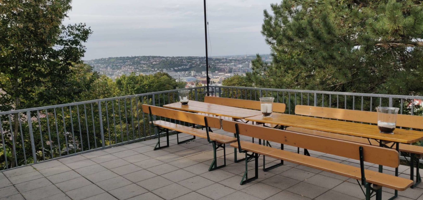 WG-Zimmer West Süd Degerloch Steinkopfstraße - Dachterrasse am Tag