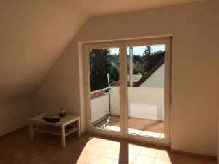 Anzeigenbild: Sonnige 2-Zimmerwohnung mit Balkon in S-Vaihingen, Vermietung bevorzugt an Studierende