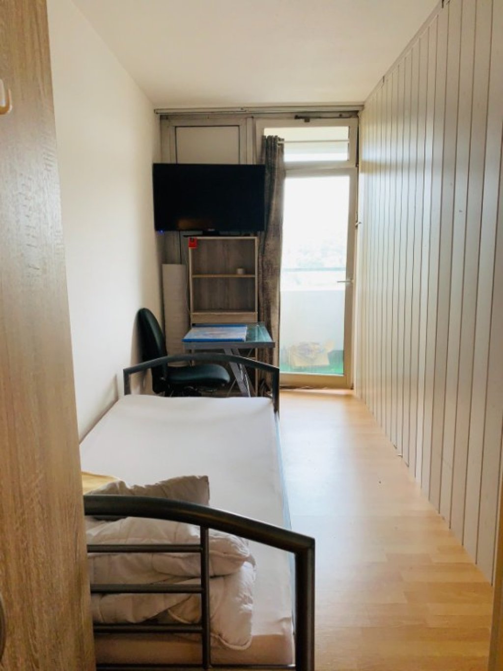 WG-Zimmer Innenstadt DIREKT NEBEN UNI, Weender Tor - helles Balkon-Zimmer, Traum-Aussicht