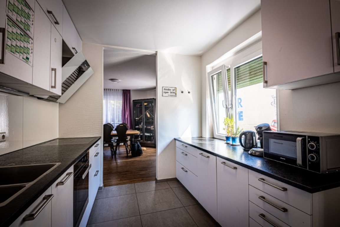 Habitación en WG Instituts-Viertel Rheinstraße 23 - Moderne Küche