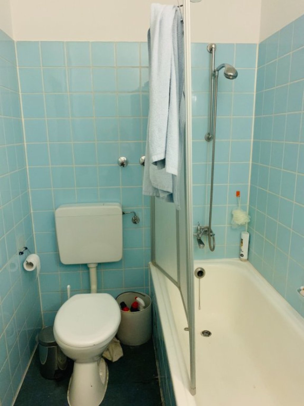 WG-Zimmer Innenstadt DIREKT NEBEN UNI, Weender Tor - WC, Dusche, Badewanne