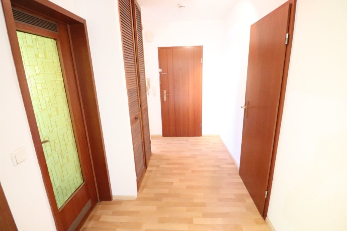 WG-Zimmer Zuffenhausen Edisonstrasse - Flur