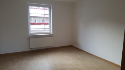 Anzeigenbild: 2 ZKDB mit Balkon
