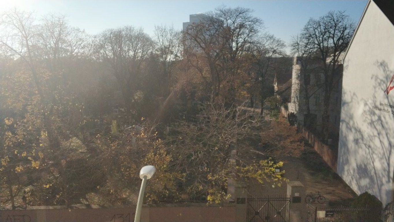 Apartamento Mitte Chausseestr. 12 - Blick aus Fenster (grün)