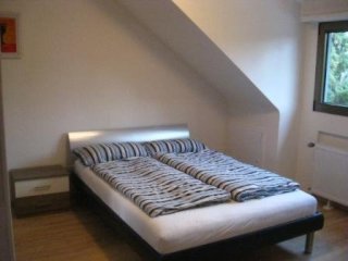 Anzeigenbild: Möbliertes WG-Zimmer in 4-er WG in schöner Lage