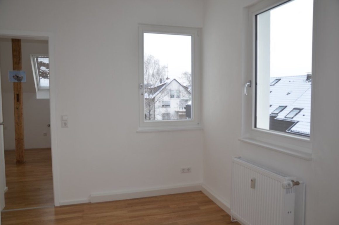 Sonnige 4 ,5- Zimmer Wohnung in saniertem Altbau, großer Balkon, Degerloch – Entringer Straße, 70597 Stuttgart Degerloch – Vorschaubild 4