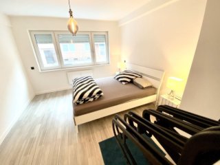 Imagen del anuncio: Sanierte 3 Zimmer-Wohnung im EG mit Terr. Nähe CentrO.