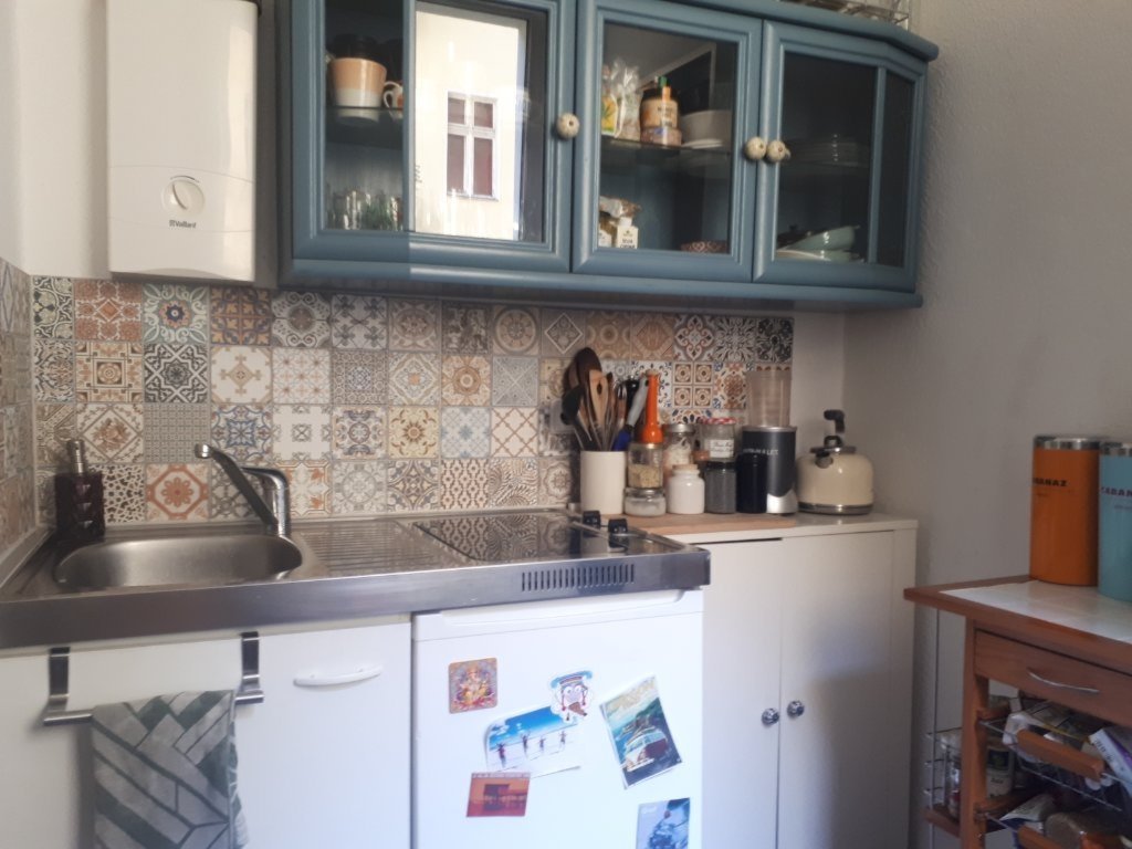 01.-31.10.26: Süße 1-ZW in Neukölln voll möbliert mit Hochbett – Okerstraße, 12049 Berlin Neukölln – Vorschaubild 5