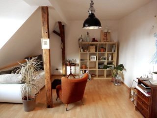 Anzeigenbild: 3-Zimmer-Maisonette Wohnung KTV 800€ warm (auch Internet, GEZ...)