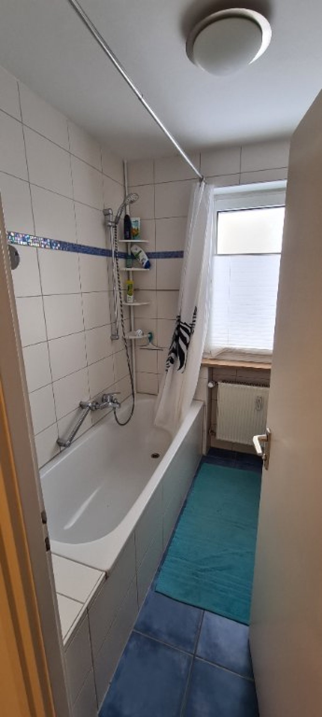 Flatshare Milbertshofen-Am Hart Königsteinstraße - Bad mit Fenster