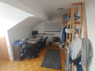 Ad image: Großes Zimmer in Dachgeschosswohnung, TH nähe