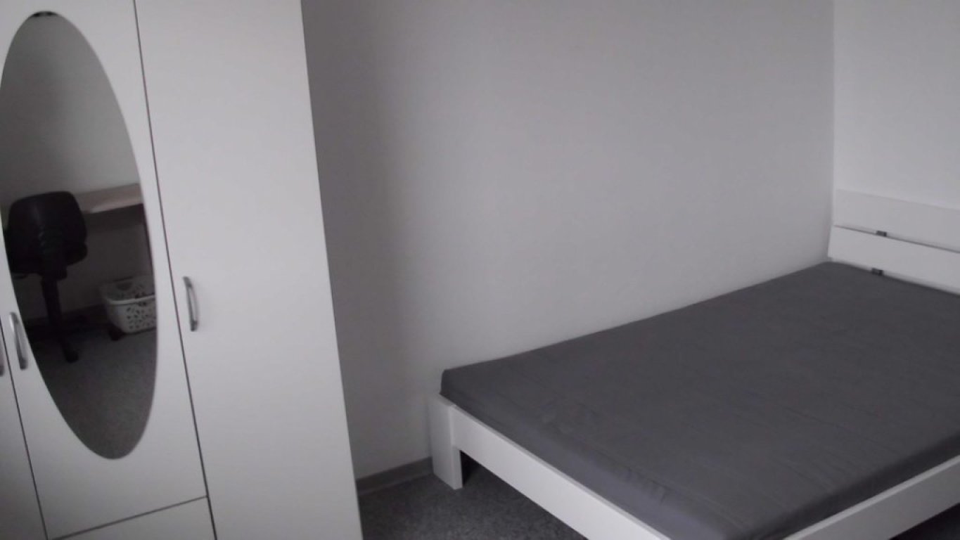 WG-Zimmer Titz Meerhofstraße 1 B - 140-cm-Bett