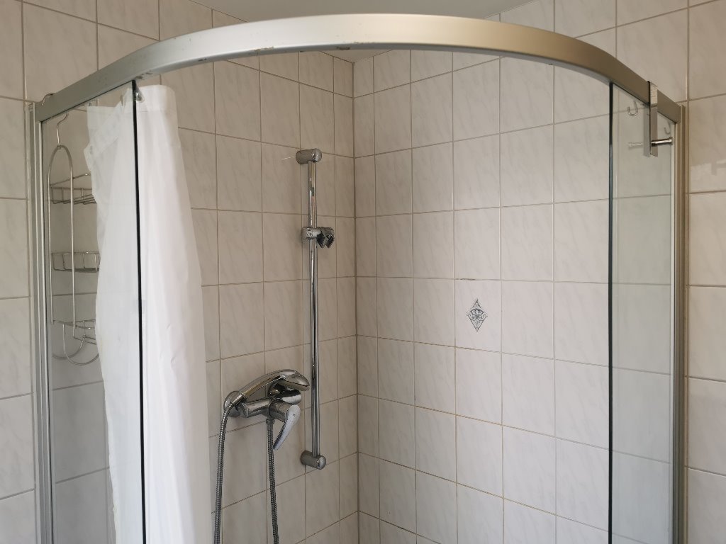 WG-Zimmer Gutleutviertel Esslinger Str. 11 - Dusche