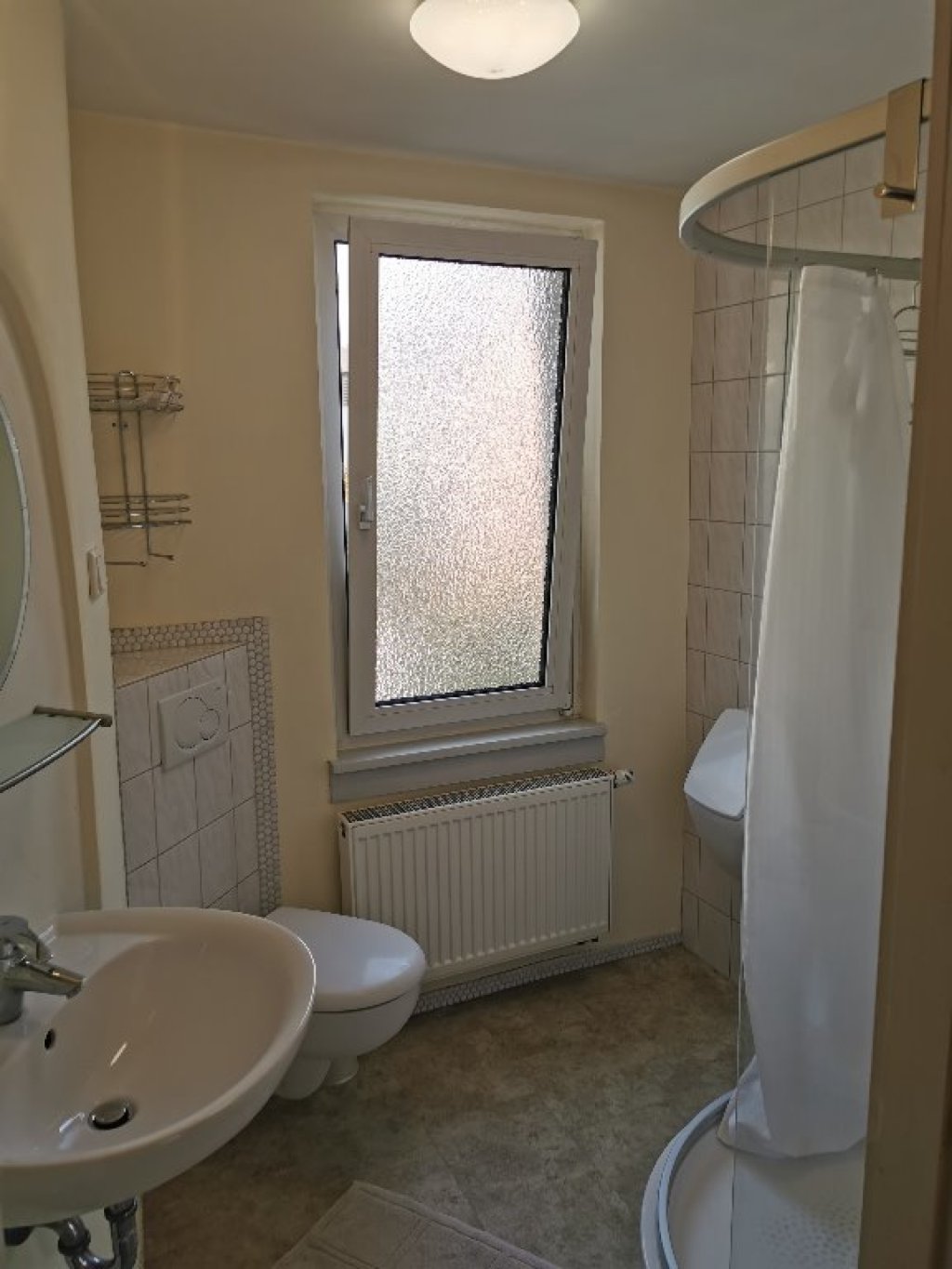 WG-Zimmer Gutleutviertel Esslinger Str. 11 - Duschbad